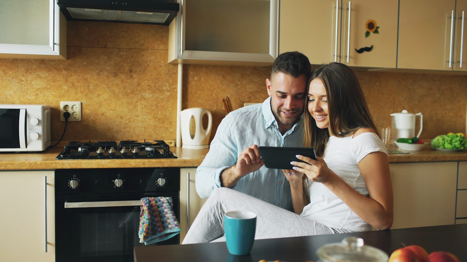 Bride using a smart planning assistant on her phone while visiting a venue